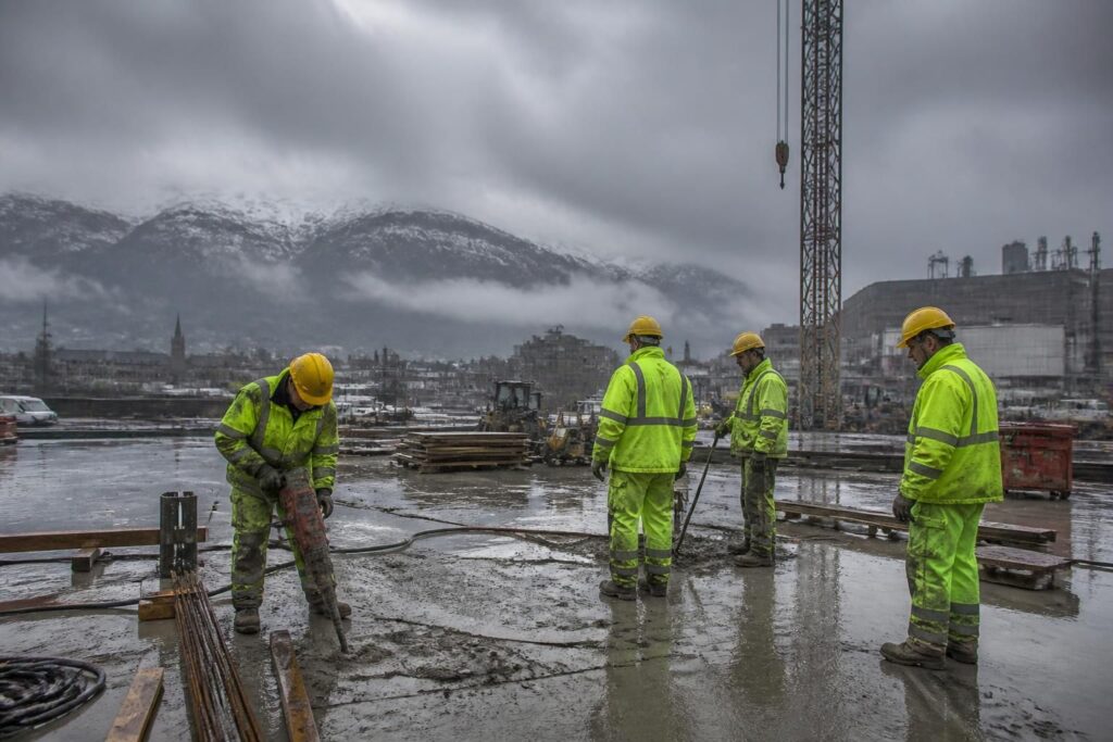 découvrez les règles des congés intempéries dans le btp pour les salariés des régions grand est et rhône-alpes, avec les contacts utiles pour faciliter vos démarches.