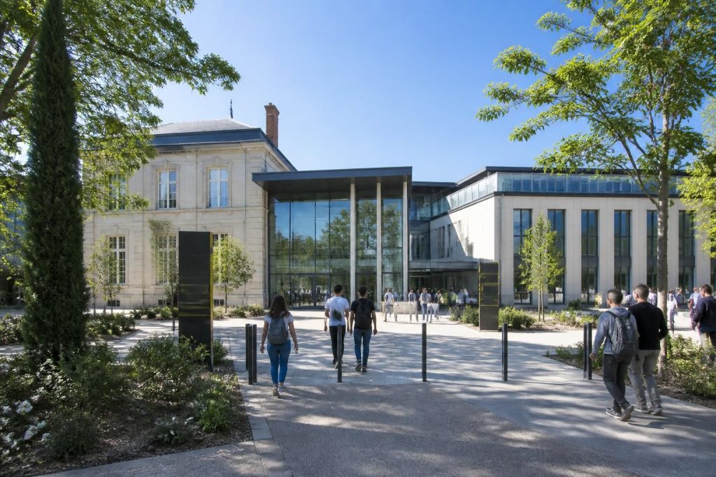 ent carriat : services de restauration et informations d'accès pour les élèves et personnels du lycée de bourg-en-bresse.